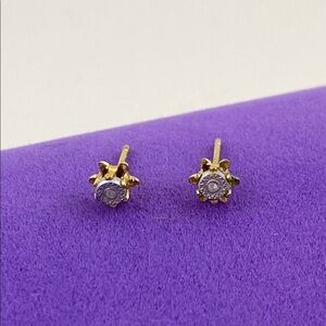 💛 Vintage Gold Plated Diamond Chip Stud Earrings